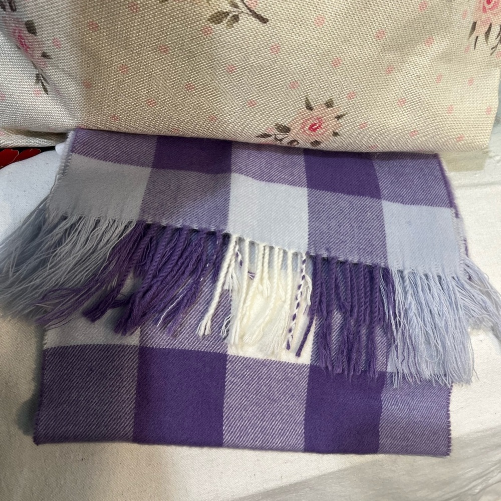 ITALY DESIGN 100% CASHMERE LAVENDER PURPLE WHITE PLAID FRINGE SCARF - Picture 2 of 10
